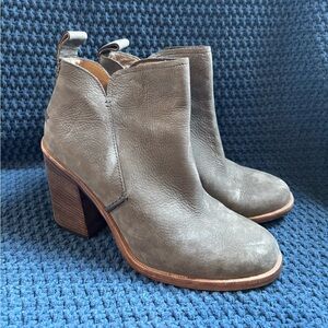 Women’s Ugg healed booties. Size 8.5